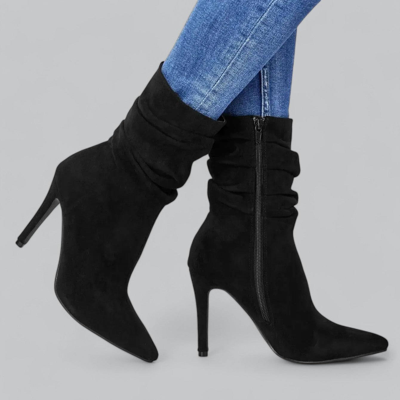 Elena | Elegante spitse enkellaarsjes met hoge hak in fluweel suede