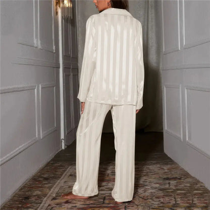 Stijlvolle Luna Pyjama - Zijden Details