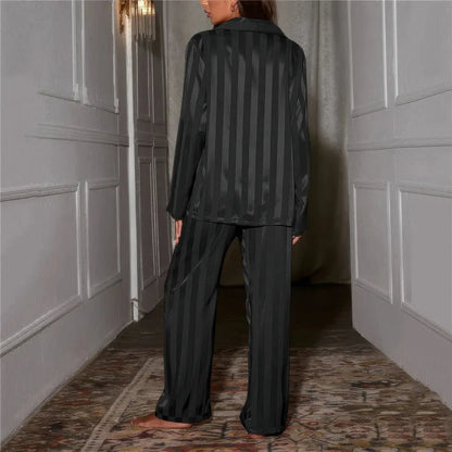 Stijlvolle Luna Pyjama - Zijden Details