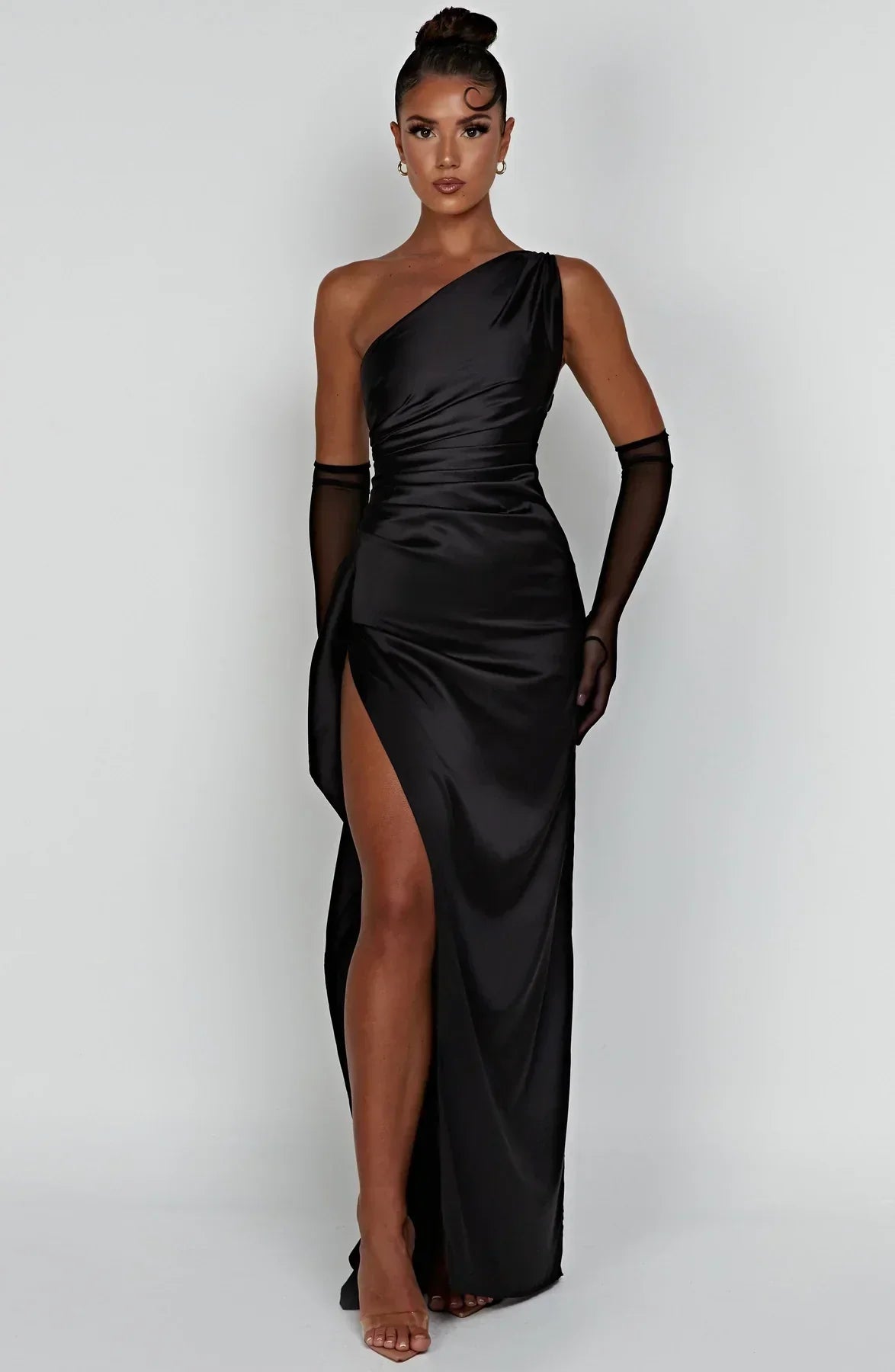 Fay | Luxe satijnen one-shoulder splitjurk