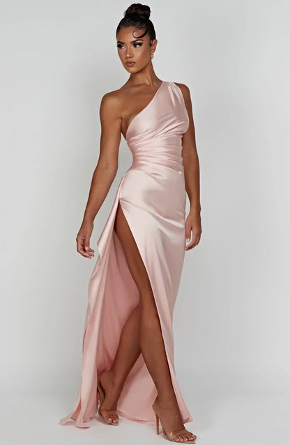 Fay | Luxe Satijnen One-Shoulder Splitjurk