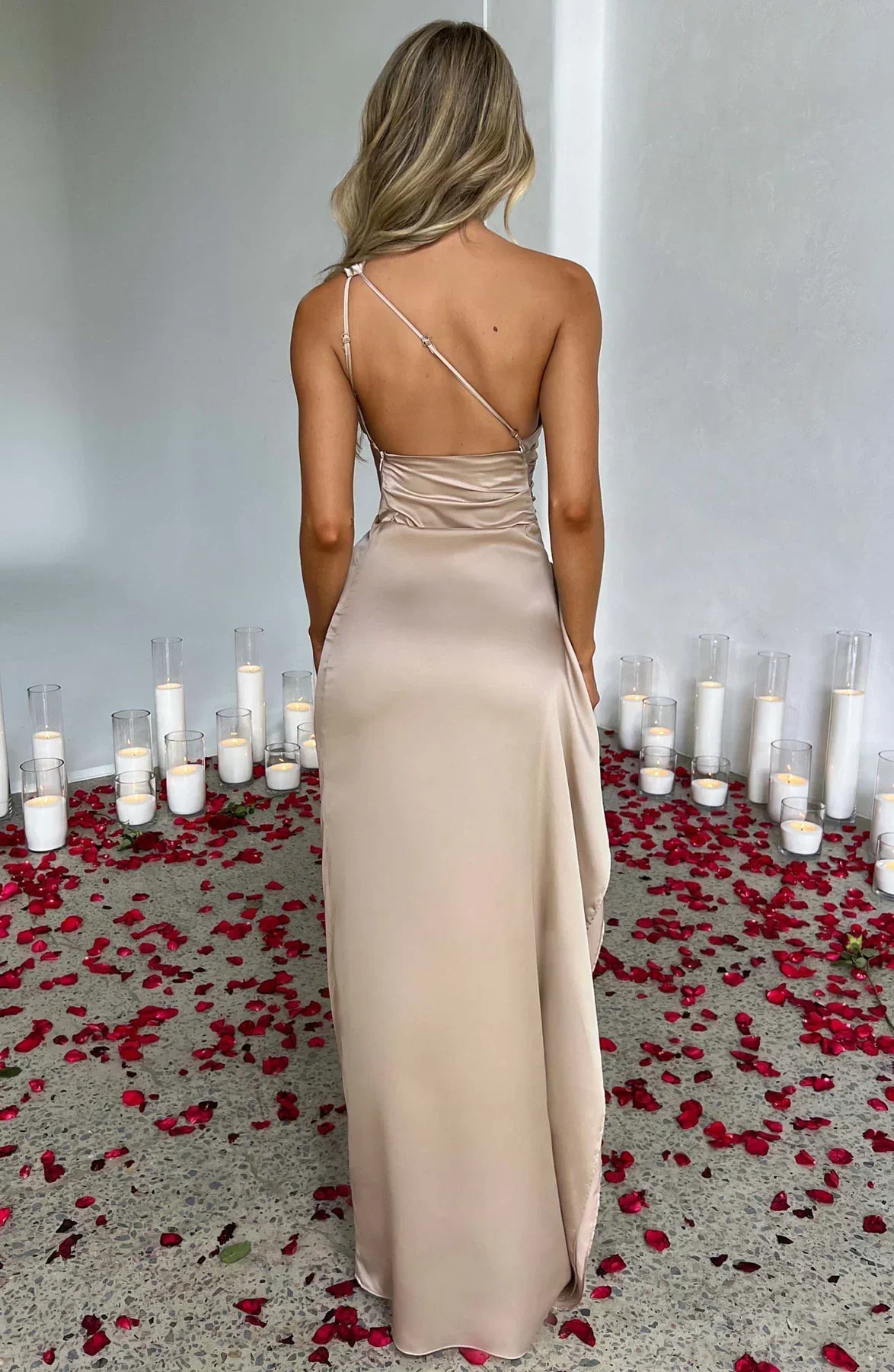 Fay | Luxe Satijnen One-Shoulder Splitjurk